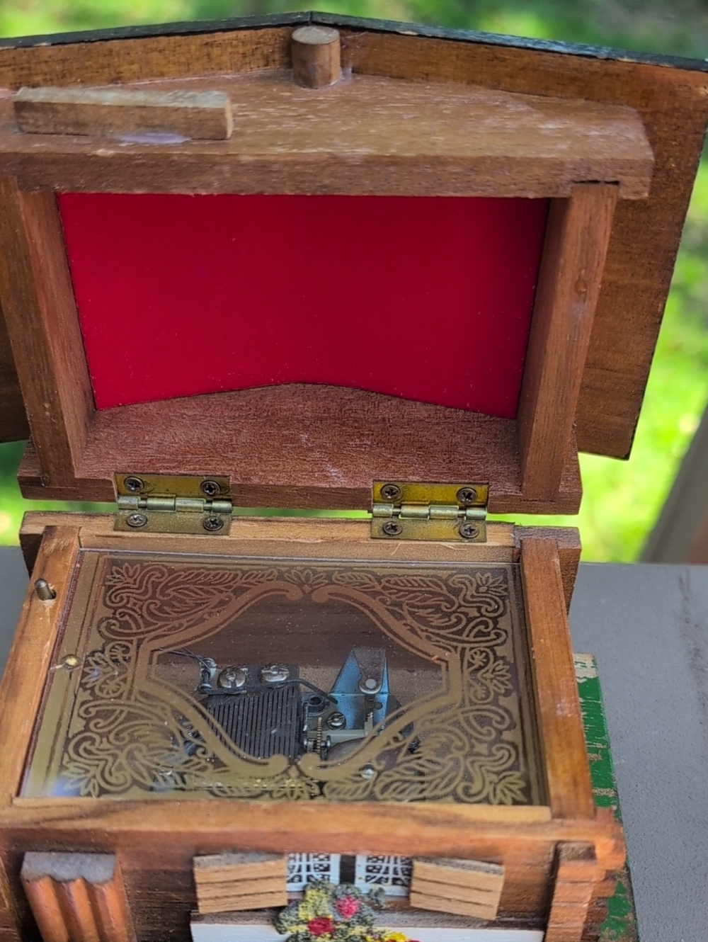 Vintage Music Box Trinket Box Plays  "Somewhere My Love" - Picture 3 of 11